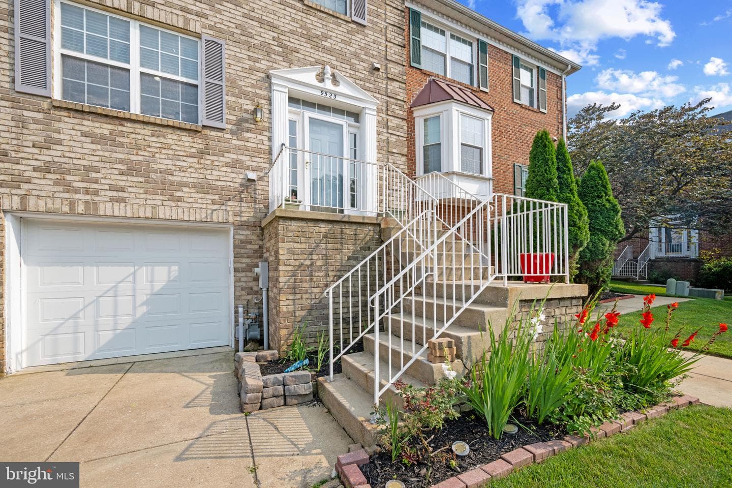 9523 Georgian Way photo 3
