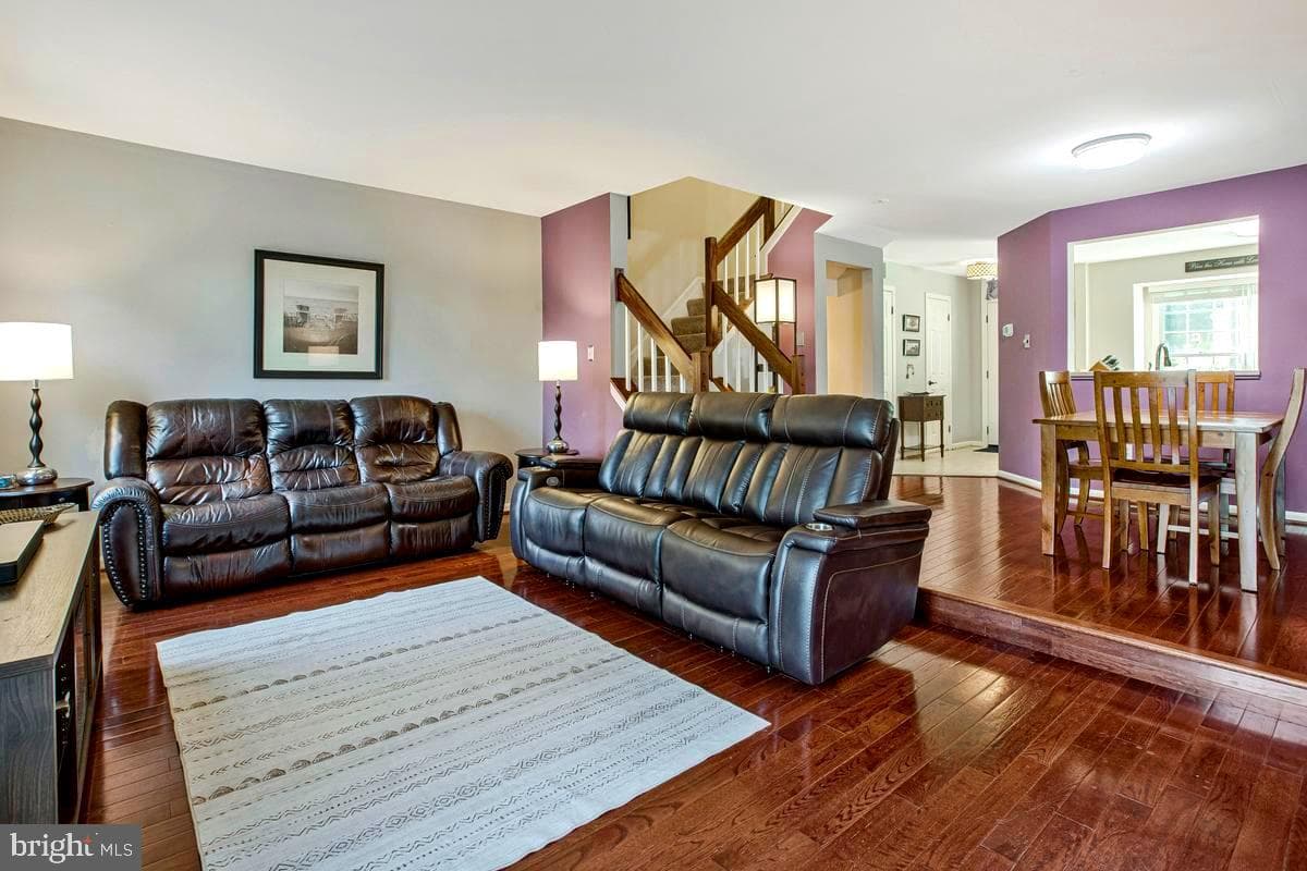 8006 Green Valley Lane photo 16