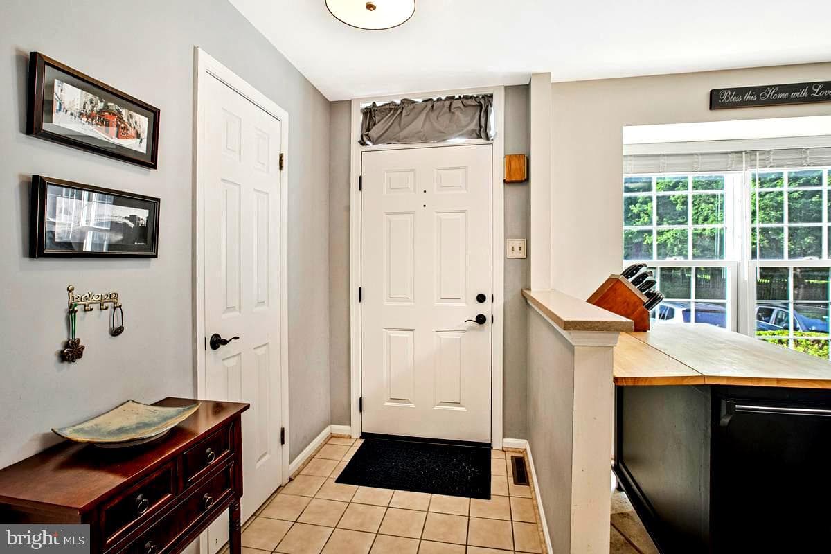 8006 Green Valley Lane photo 4