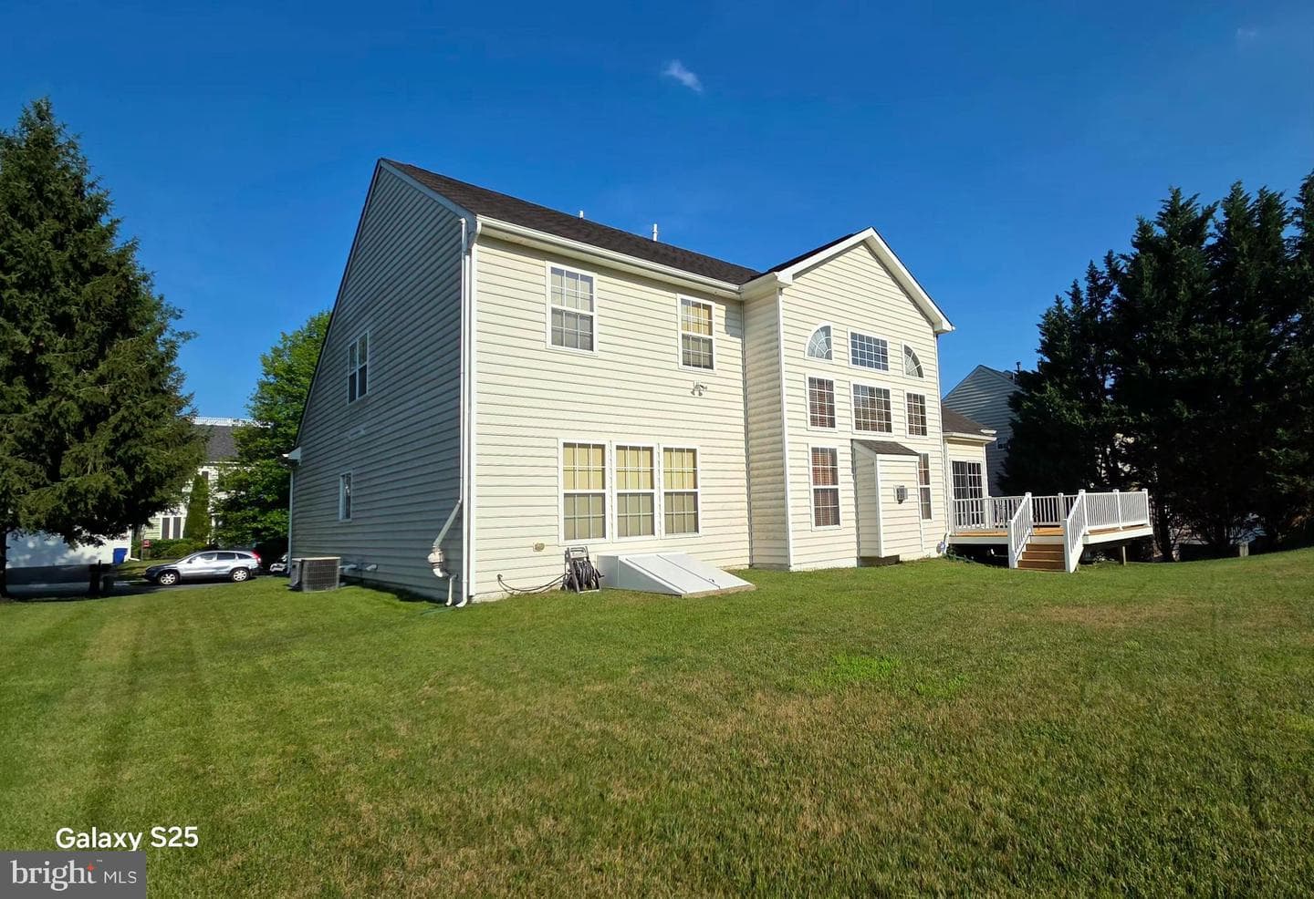 855 Queens Park Drive photo 4
