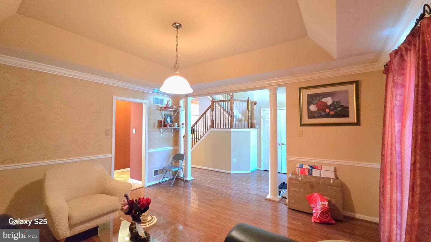 855 Queens Park Drive photo 7
