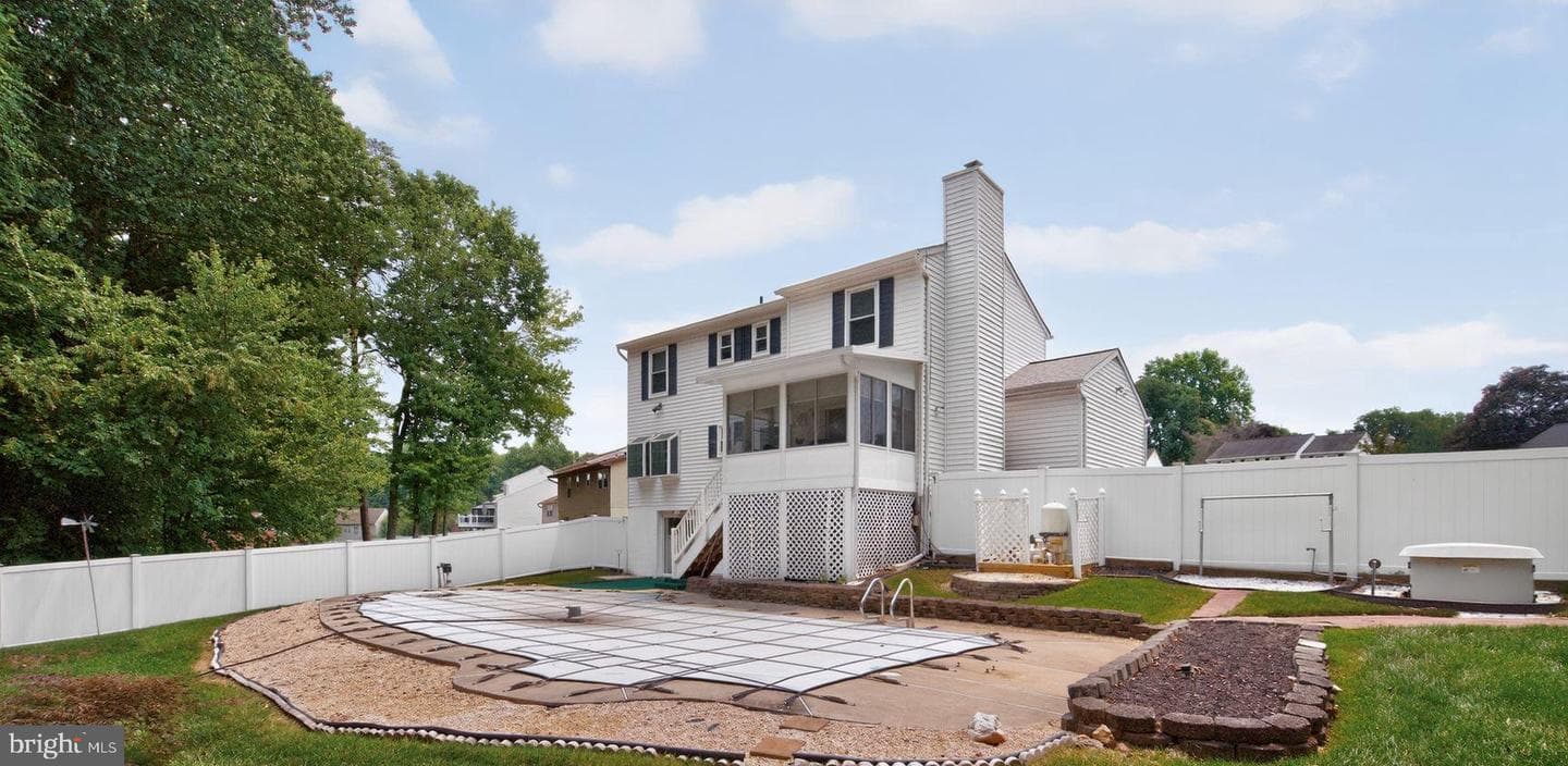 4225 Hanwell Road photo 25