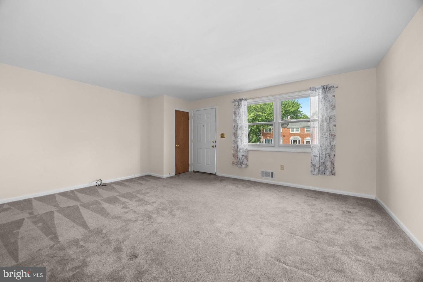 8549 Harris Avenue photo 6