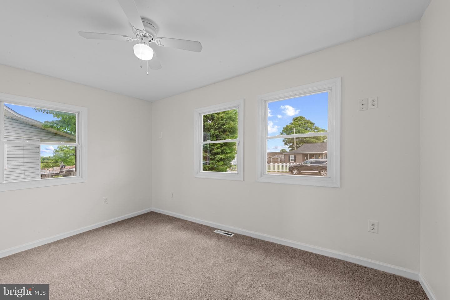 24 Yawmeter Drive photo 12