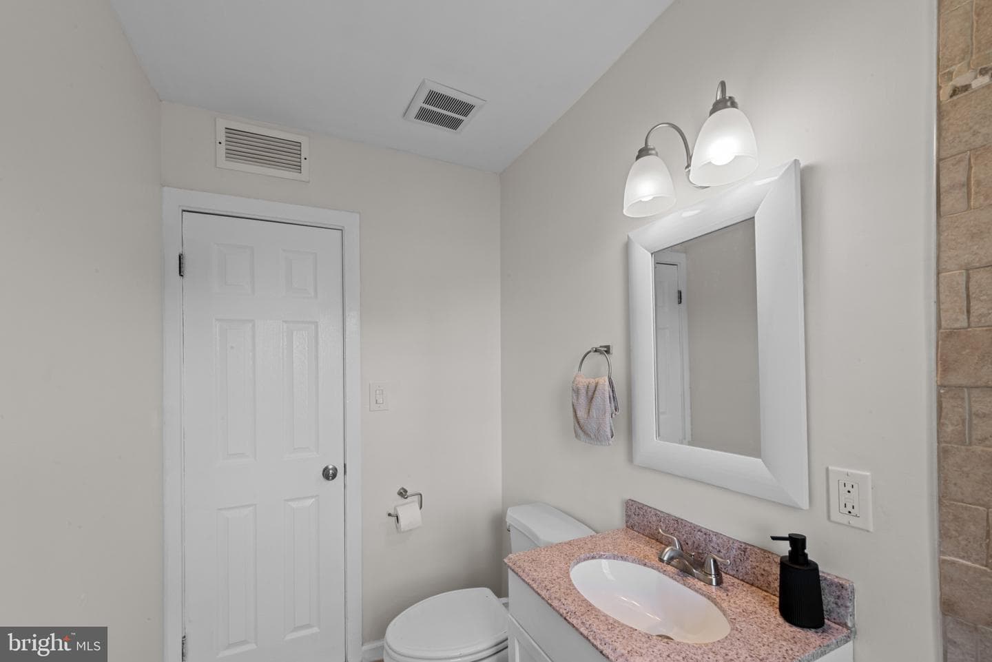 24 Yawmeter Drive photo 18