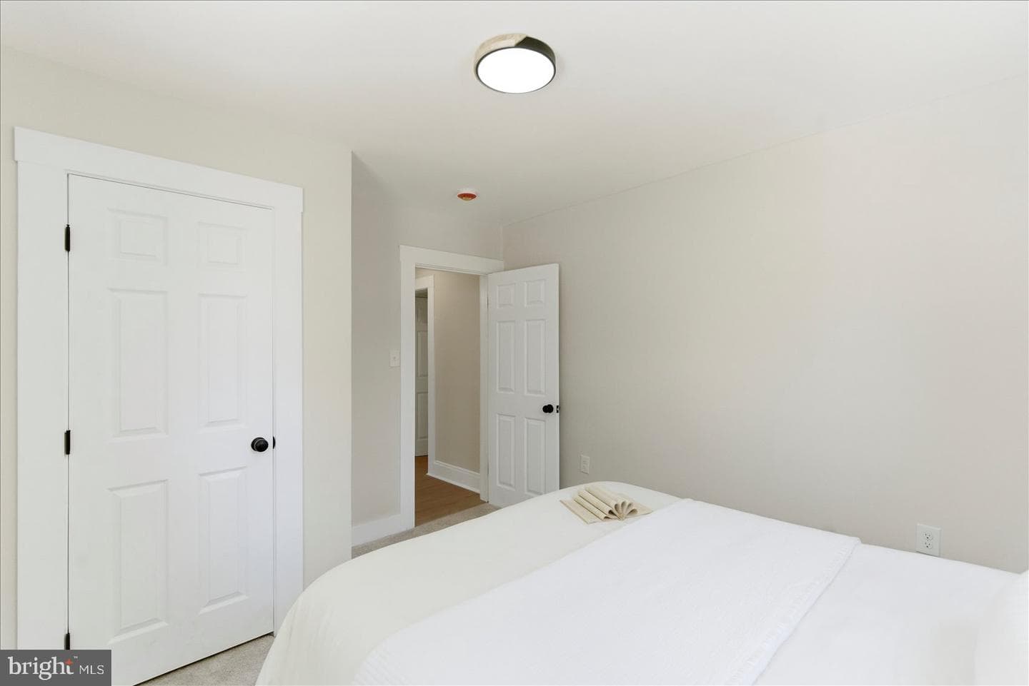 1 Glenwood Avenue photo 21