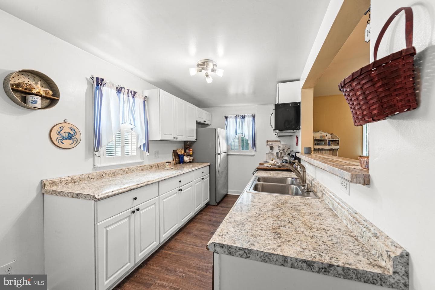 8011 Shore Road photo 10