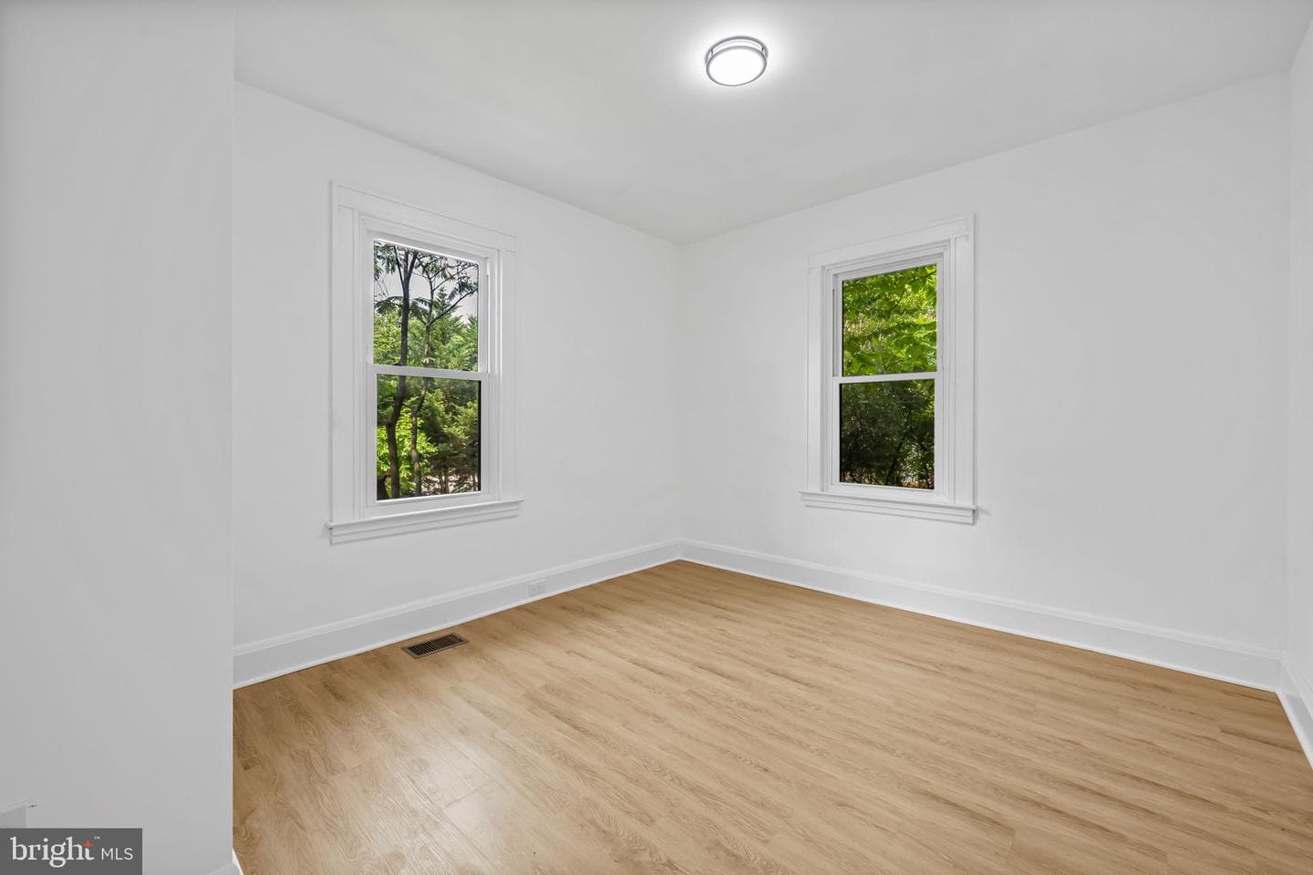 3020 Taylor Avenue photo 22