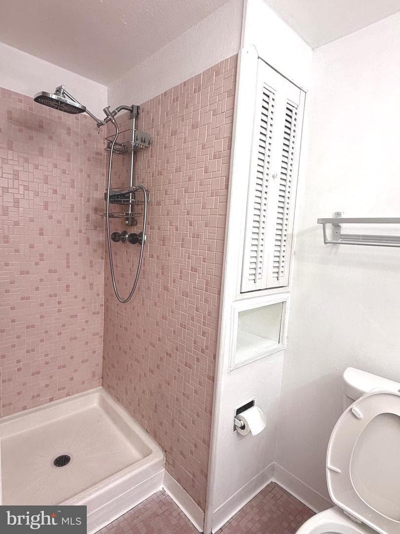 7915 Rolling View Avenue photo 51