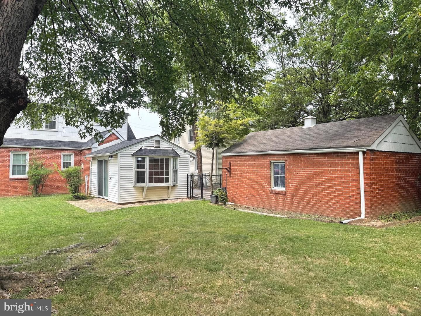 7915 Rolling View Avenue photo 72
