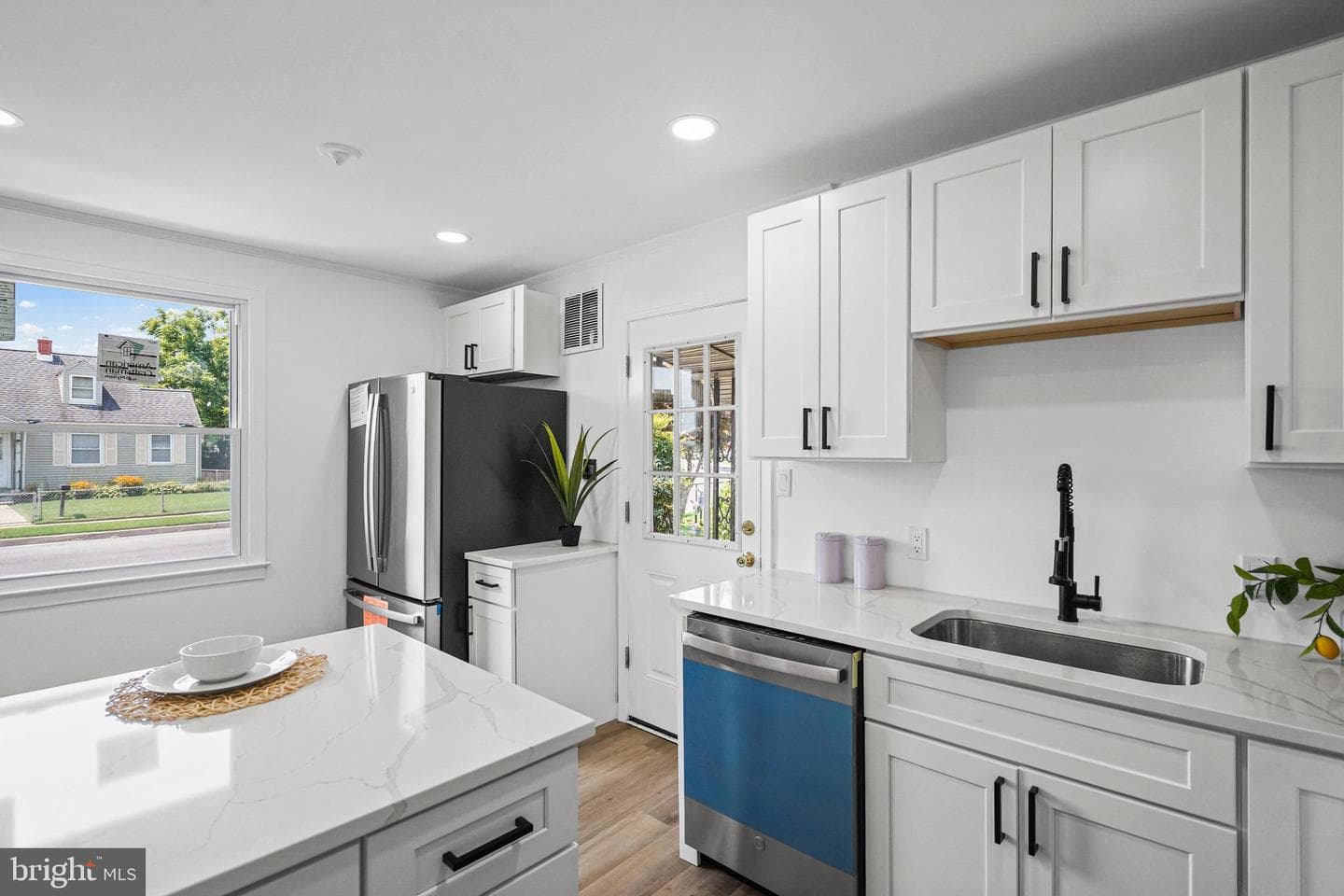 8226 Watersedge Road photo 13