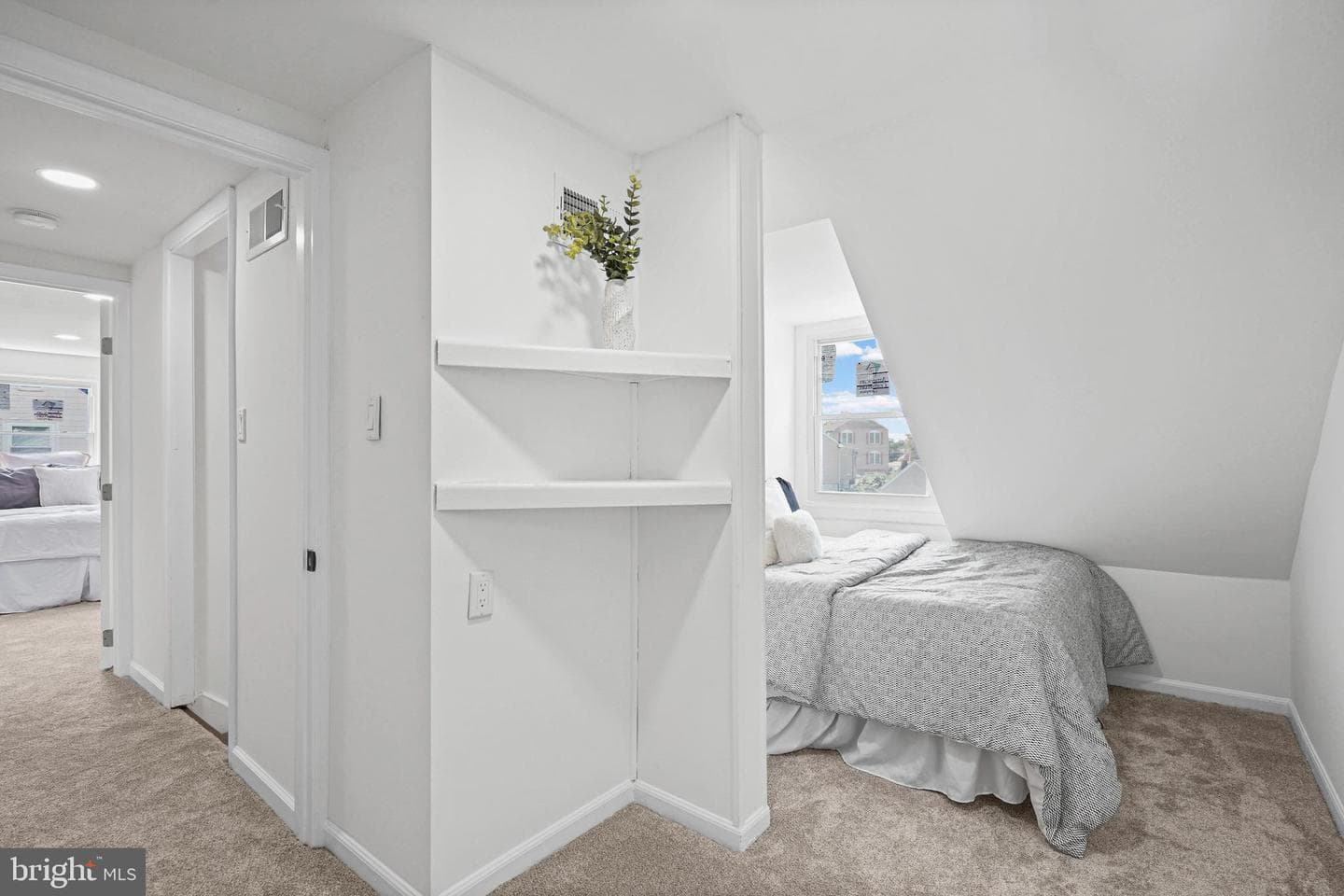 8226 Watersedge Road photo 18