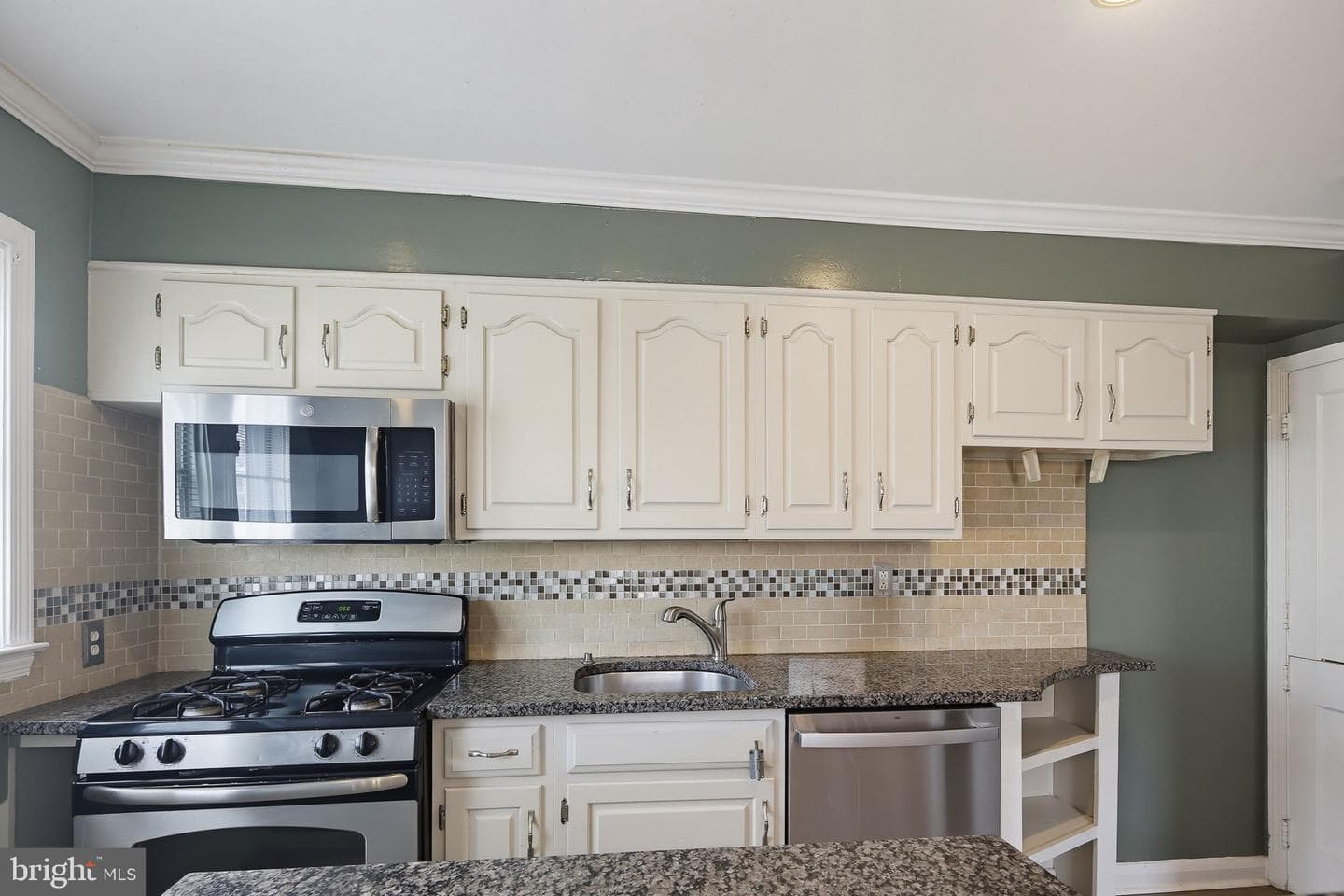 1744 Joan Avenue photo 12
