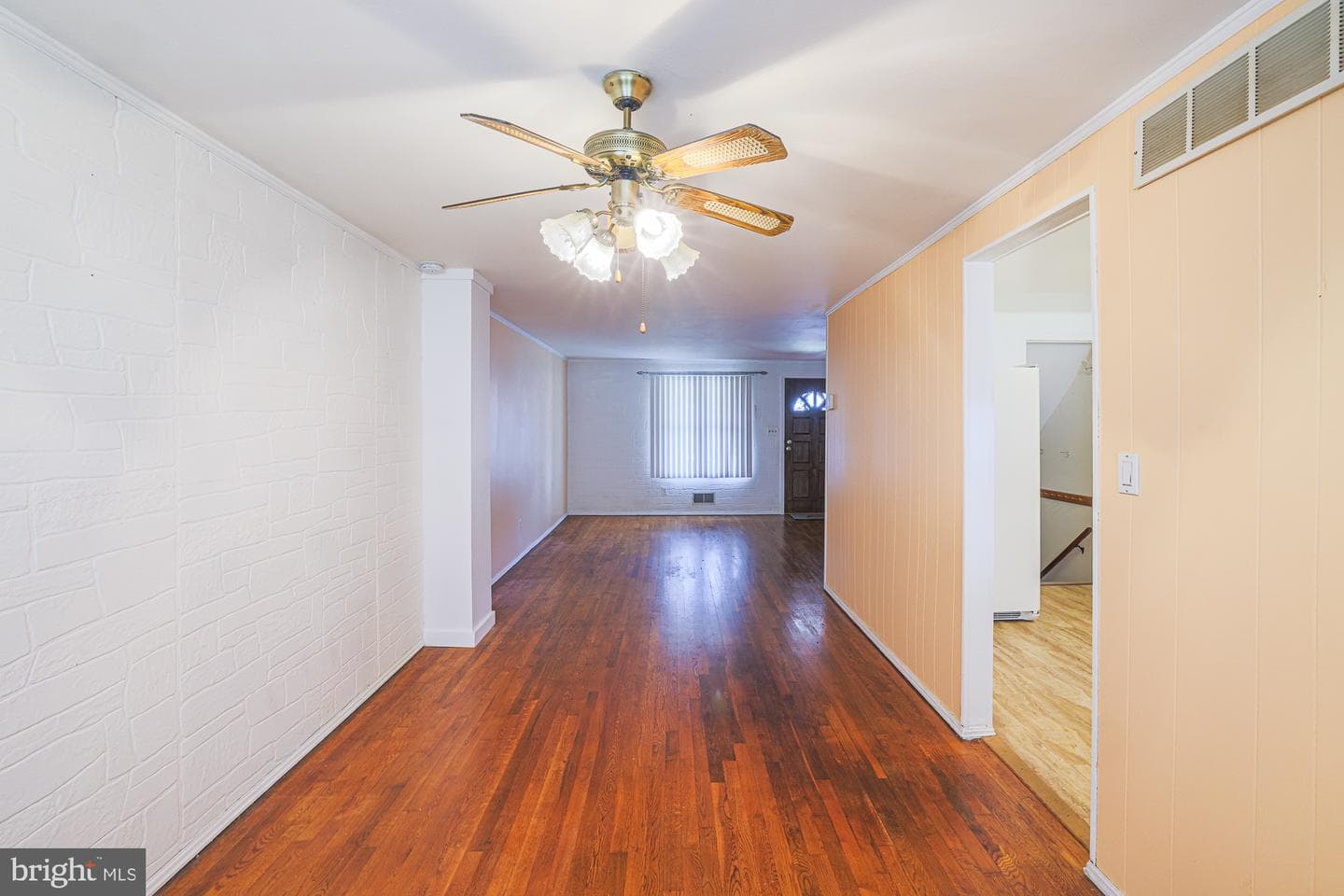1021 Foxchase Lane photo 12