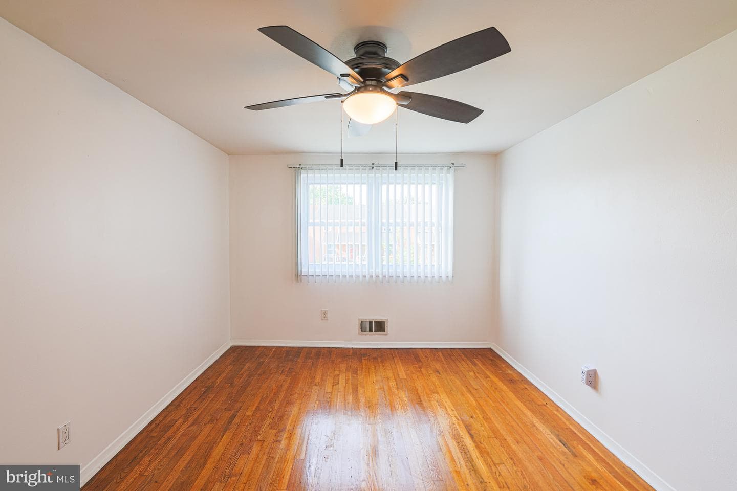 1021 Foxchase Lane photo 24