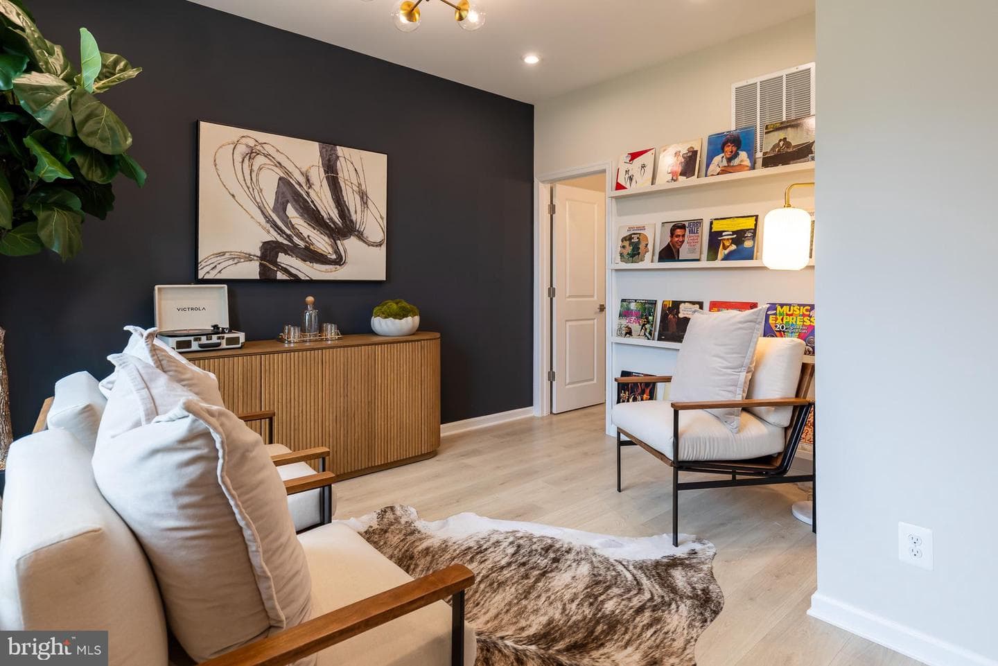 1821 Constellation Drive photo 9