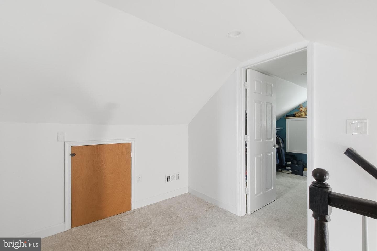 1742 Leslie Road photo 22