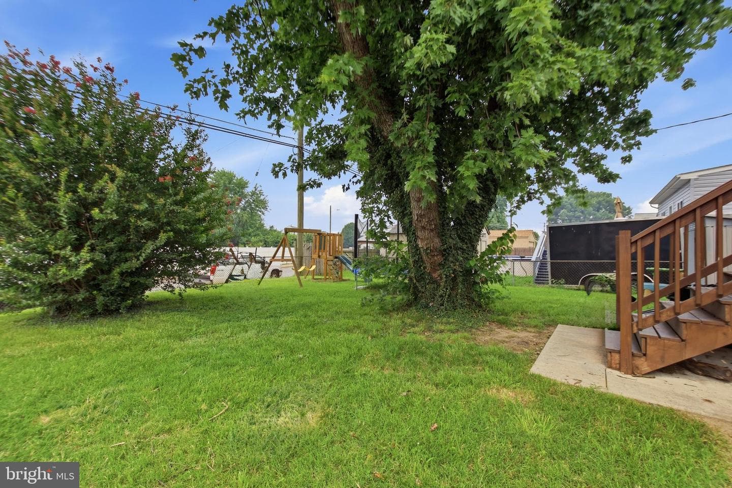 1742 Leslie Road photo 34