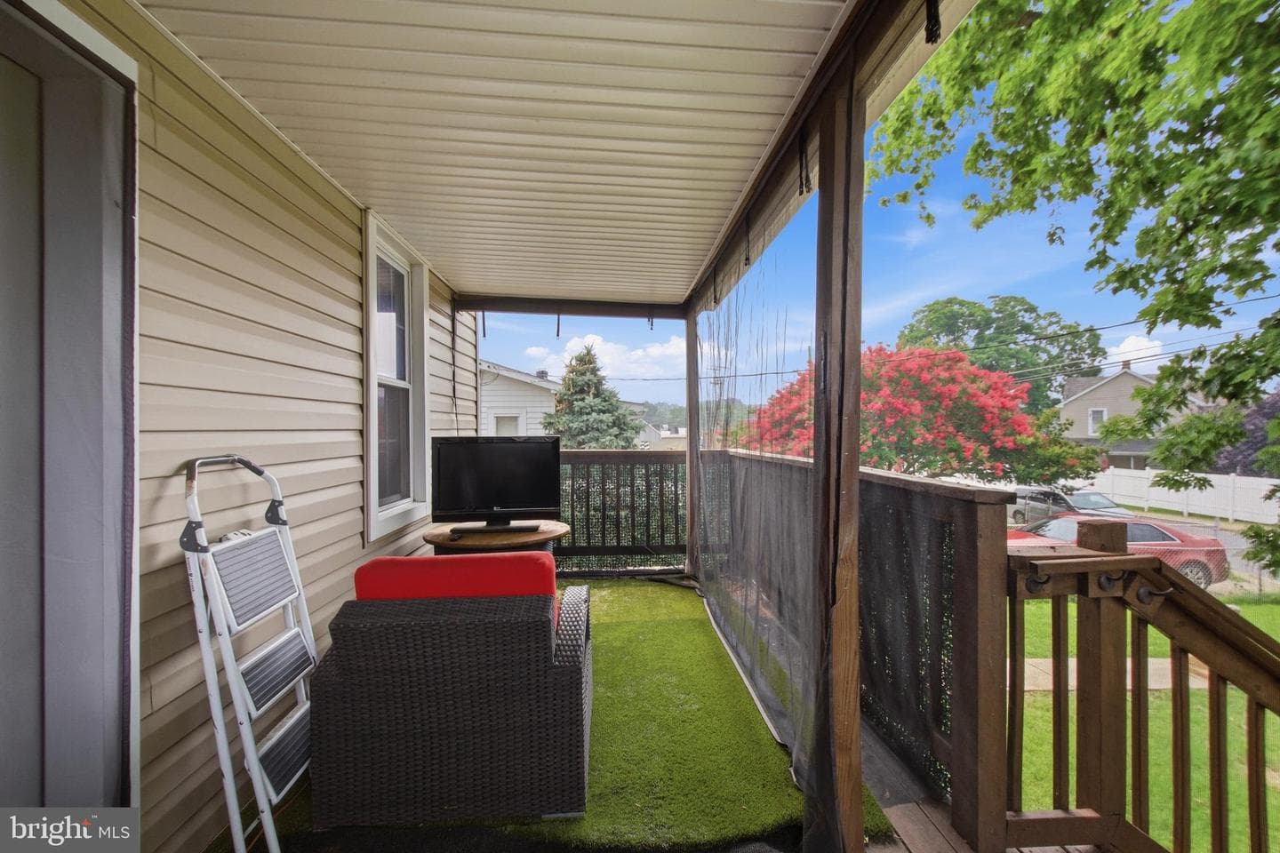 1742 Leslie Road photo 38