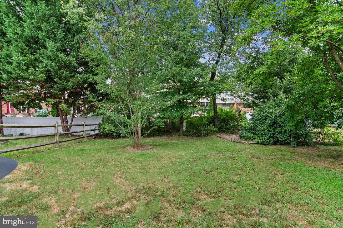 2812 Jomat Avenue photo 41
