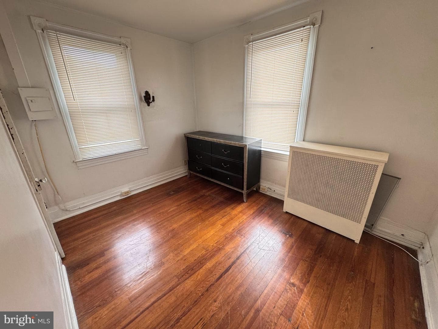 4409 Leeds photo 4