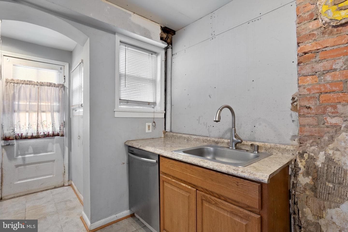 41 N Dundalk Avenue photo 6