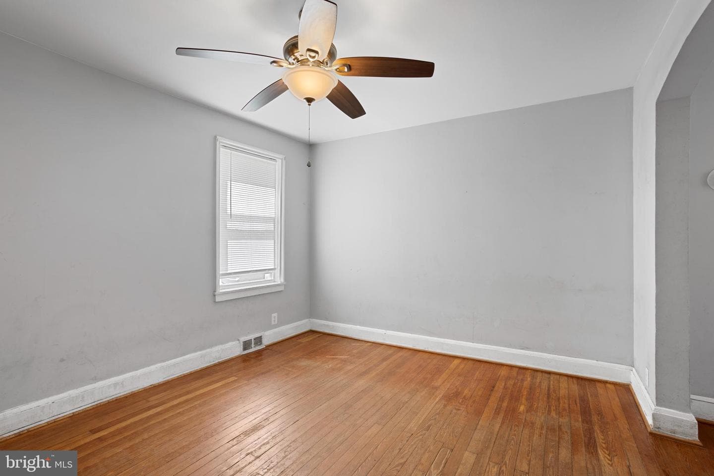 41 N Dundalk Avenue photo 9