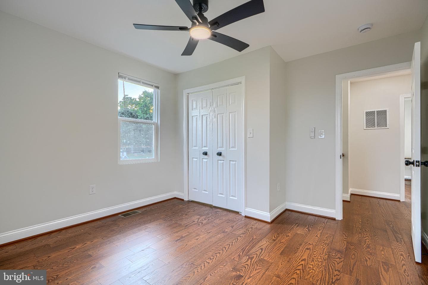 4514 Kenwood Avenue photo 34