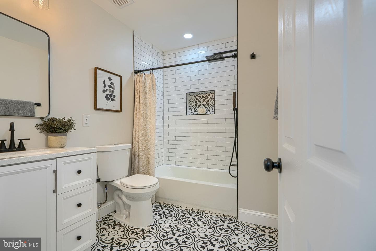 4514 Kenwood Avenue photo 39