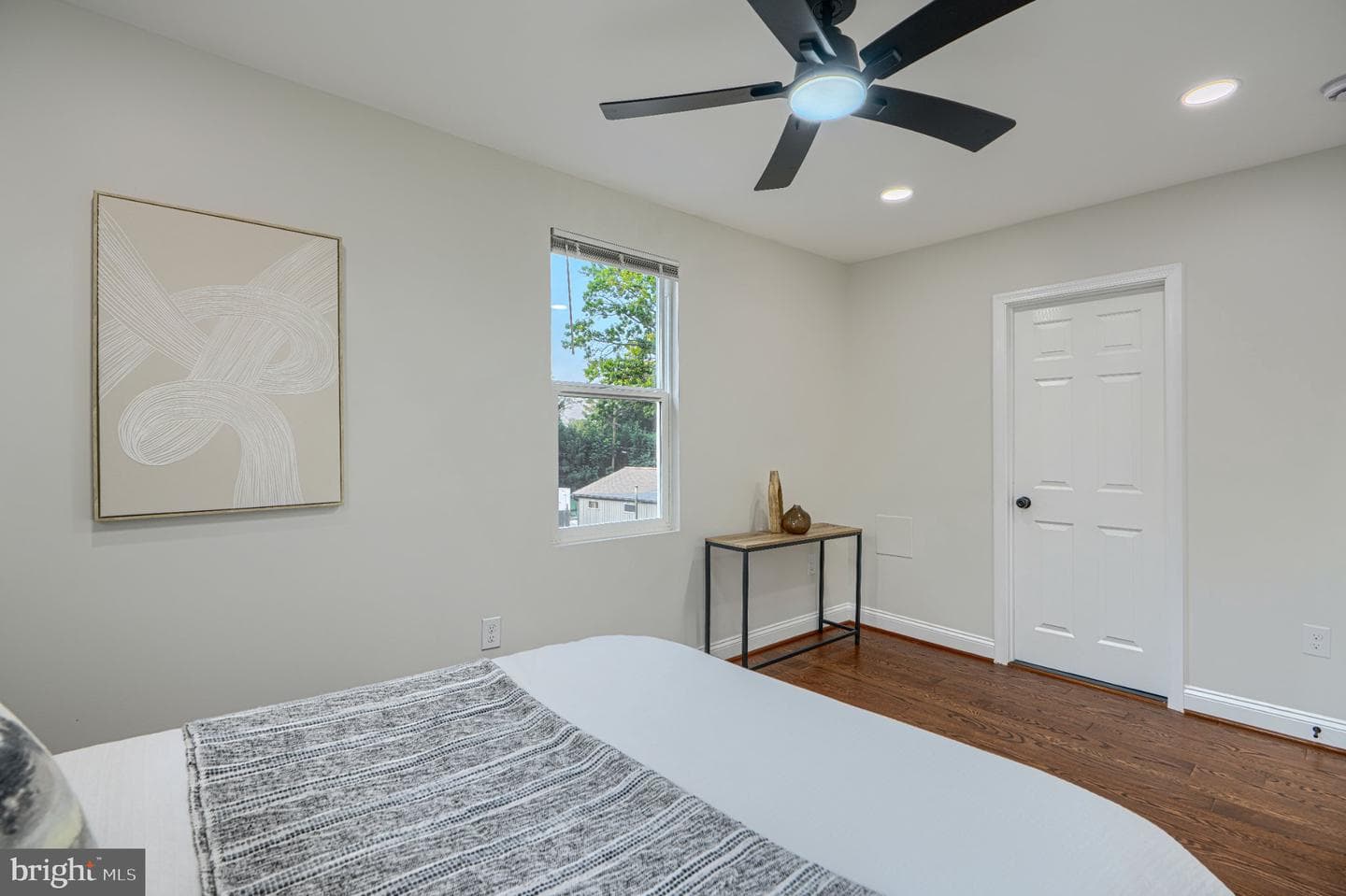 4514 Kenwood Avenue photo 44
