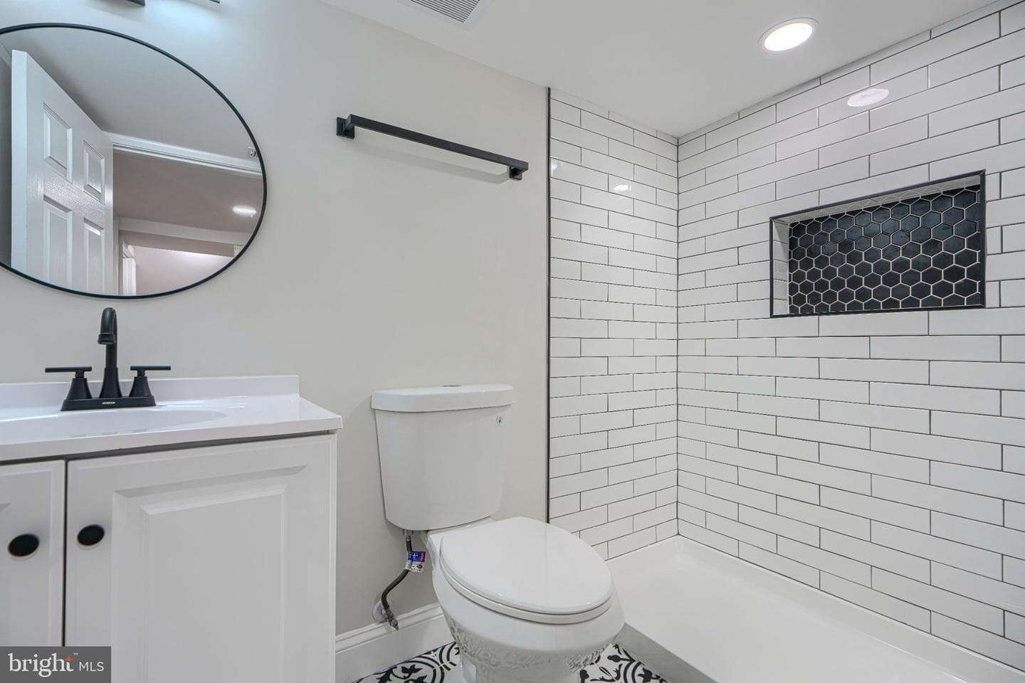 4514 Kenwood Avenue photo 51