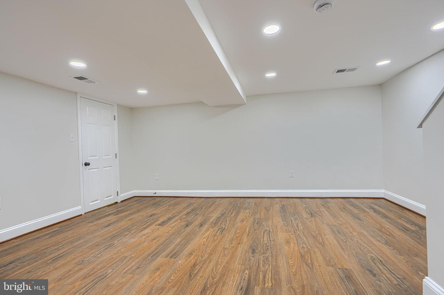 4514 Kenwood Avenue photo 52