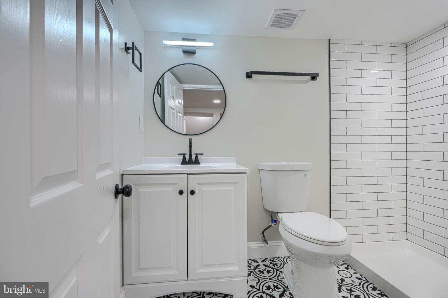 4514 Kenwood Avenue photo 57