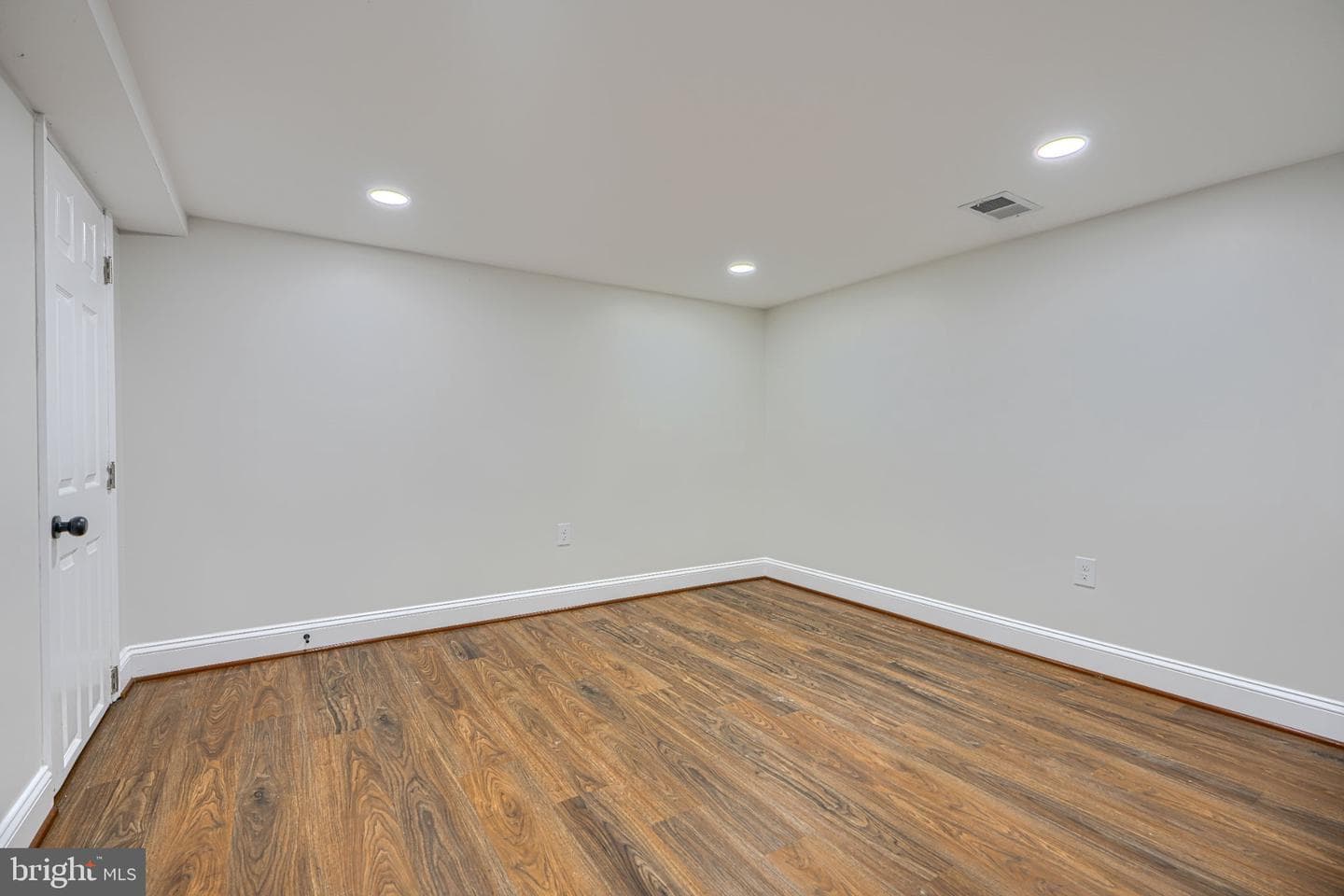 4514 Kenwood Avenue photo 59