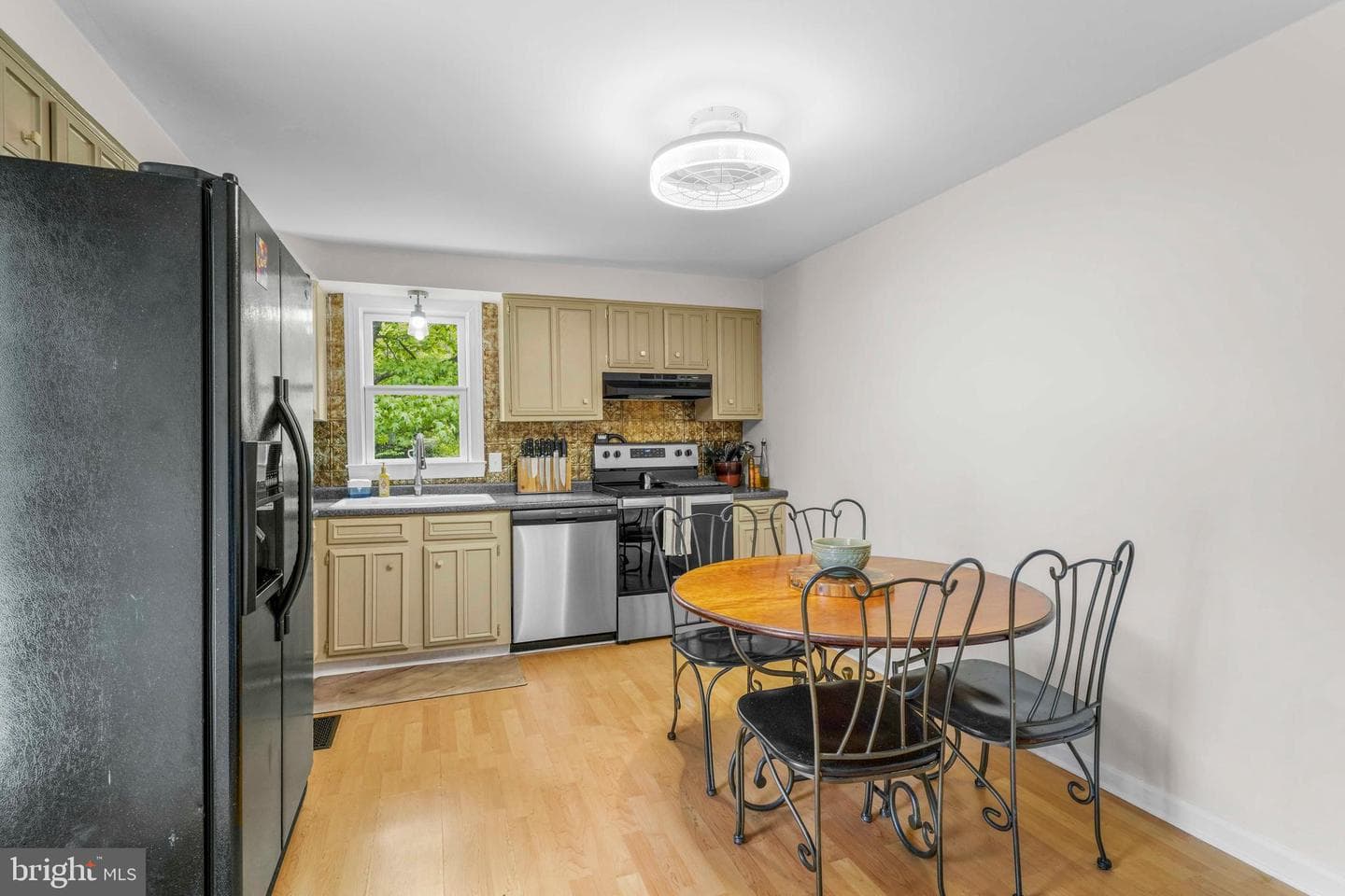 5440 Bayview Avenue photo 4