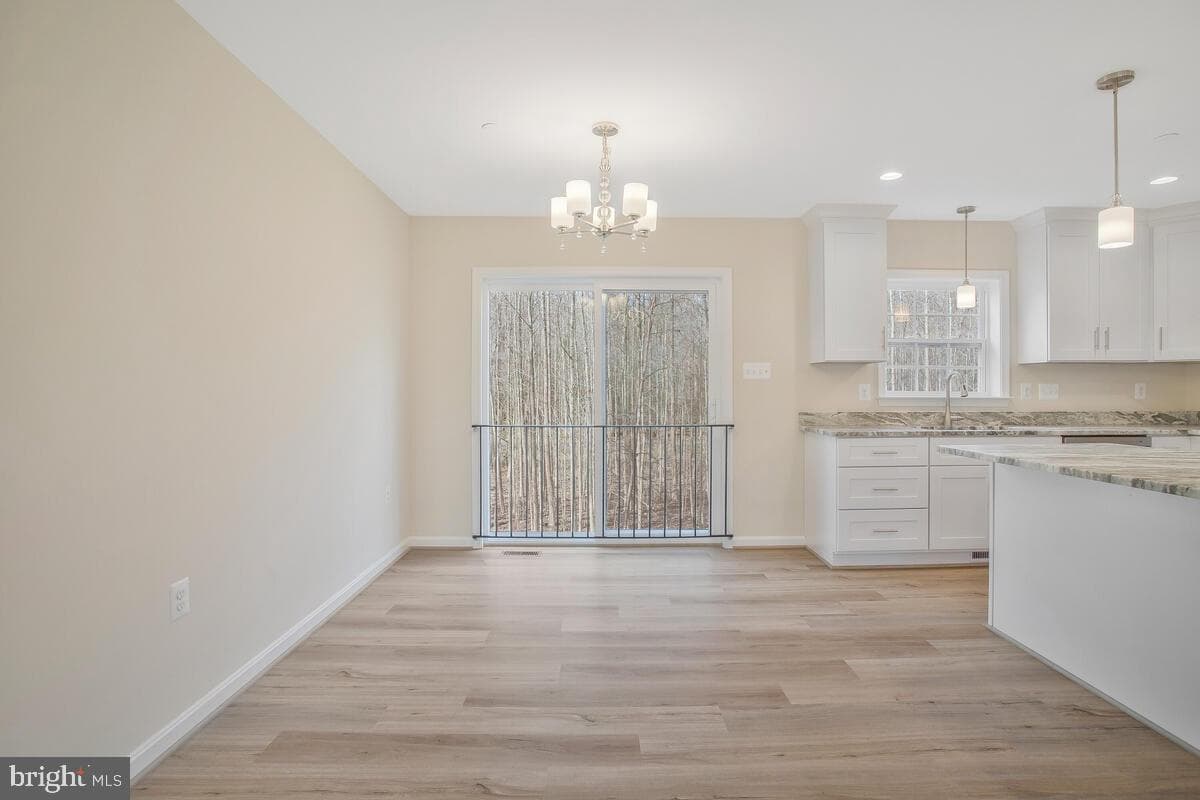 1160 Golden West Way photo 8