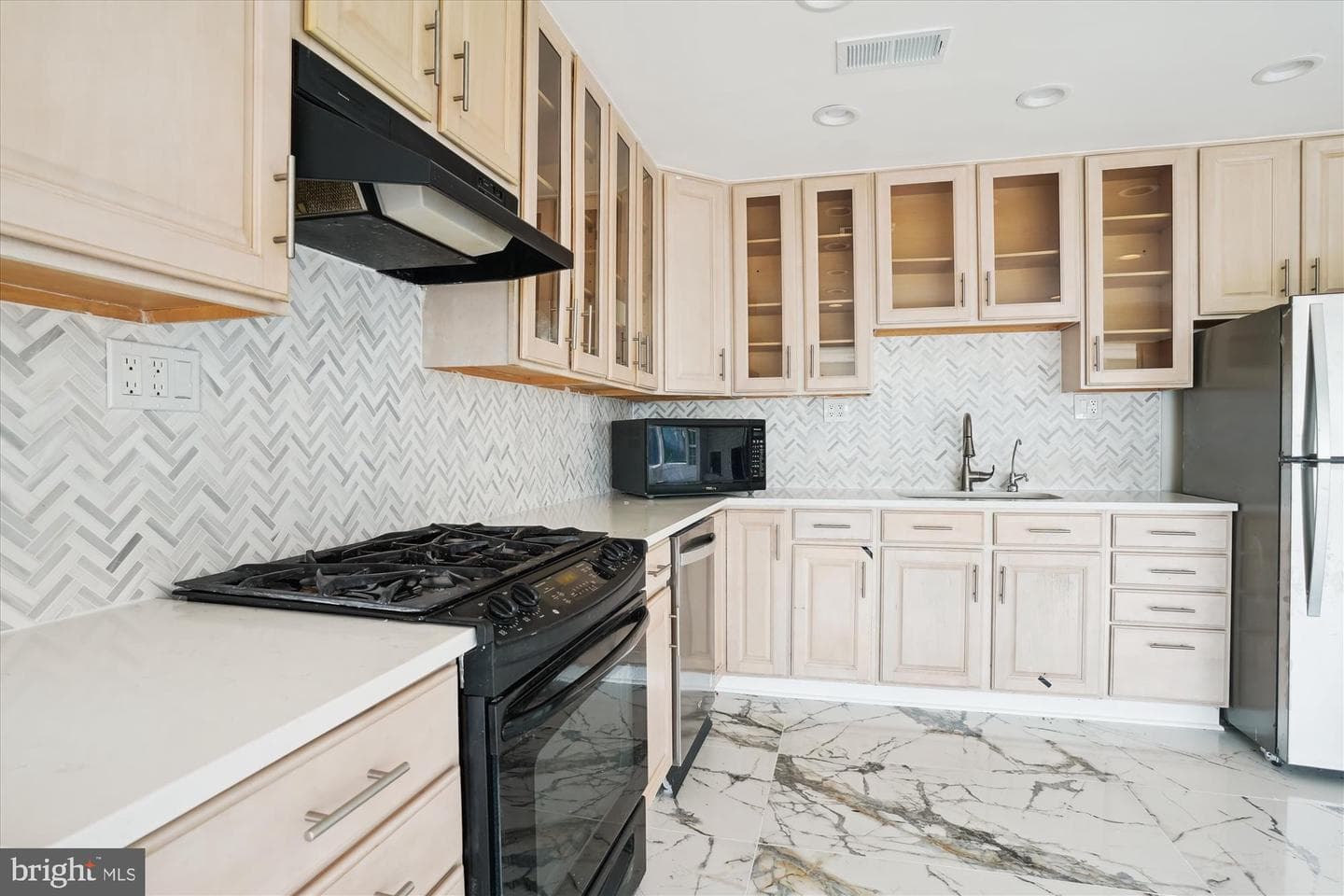 3143 Calvert Boulevard photo 25