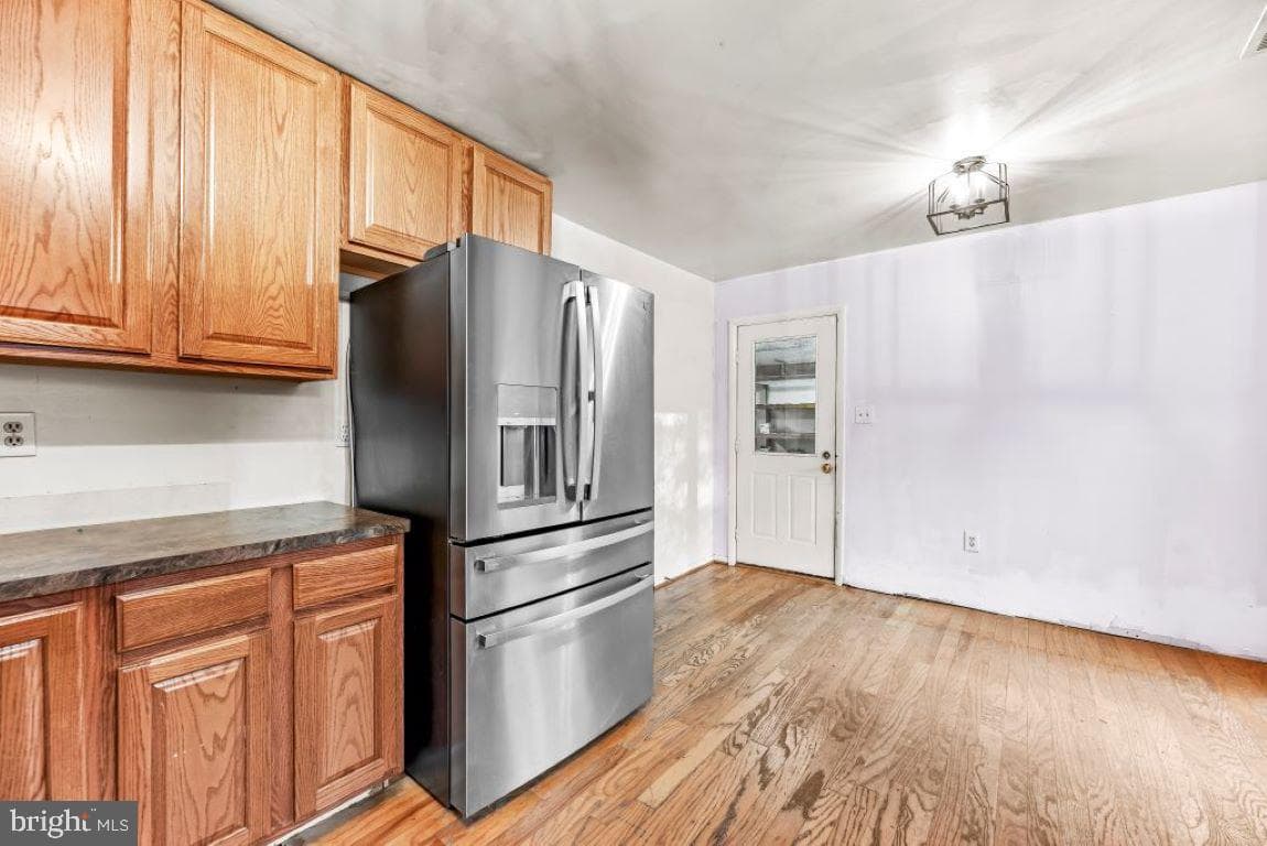 4450 Lancaster Drive photo 3
