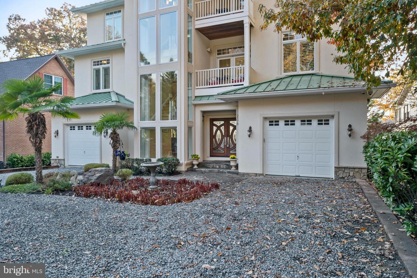 206 Harbor Dr photo 4