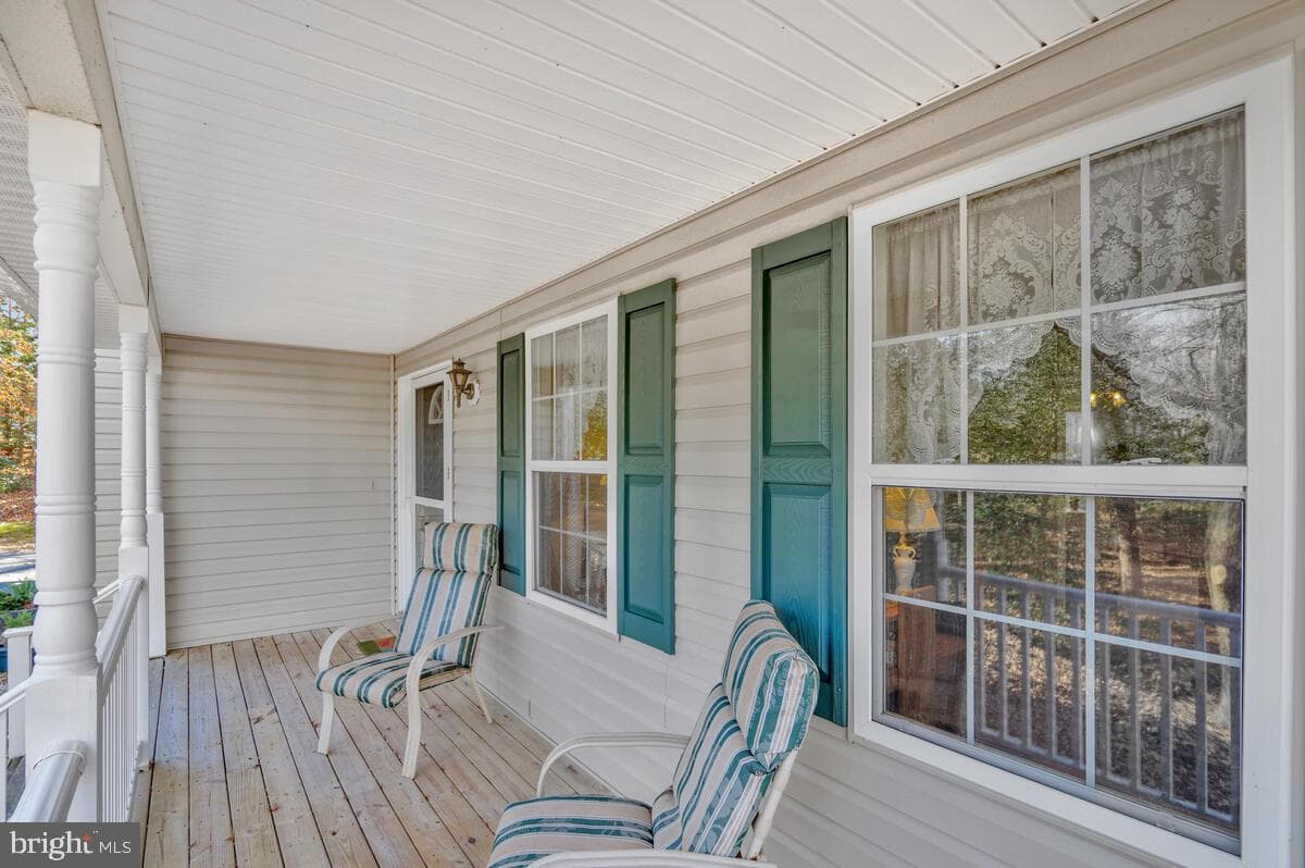 4818 Independence Drive photo 4