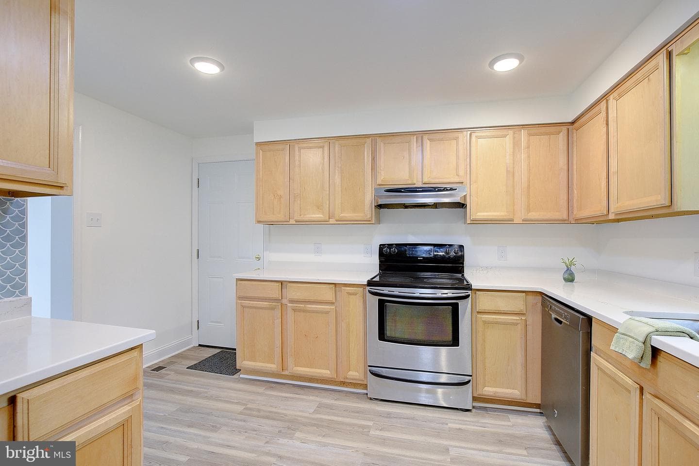 3402 Hillside Place photo 7
