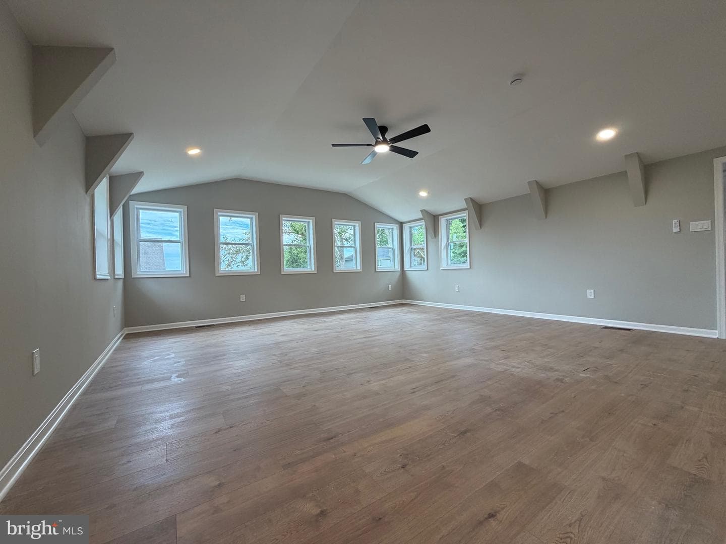 6045 Bayview Road photo 16