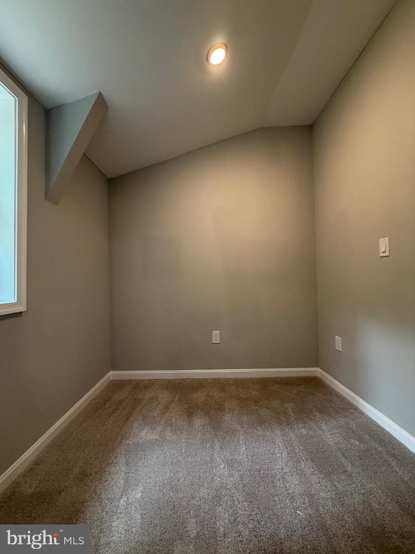 6045 Bayview Road photo 20