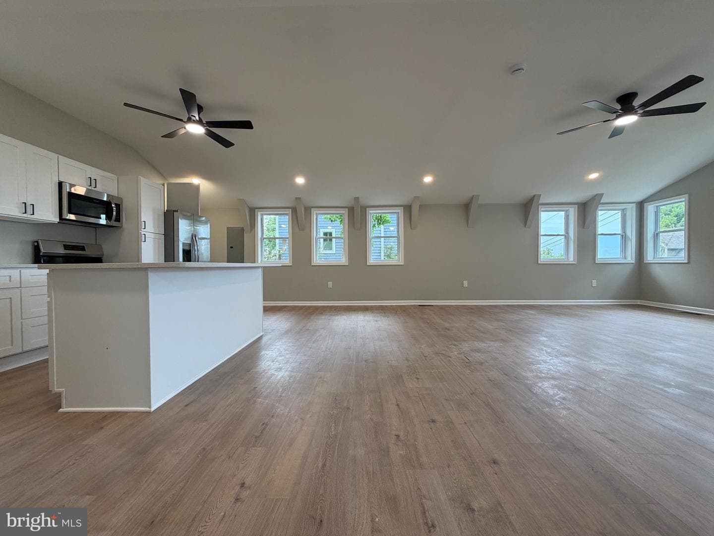 6045 Bayview Road photo 34