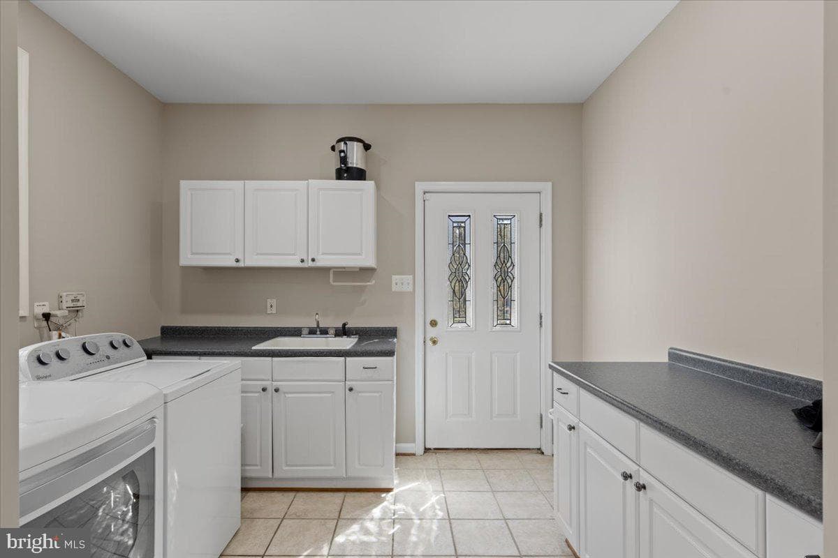 9345 Baker Street photo 28