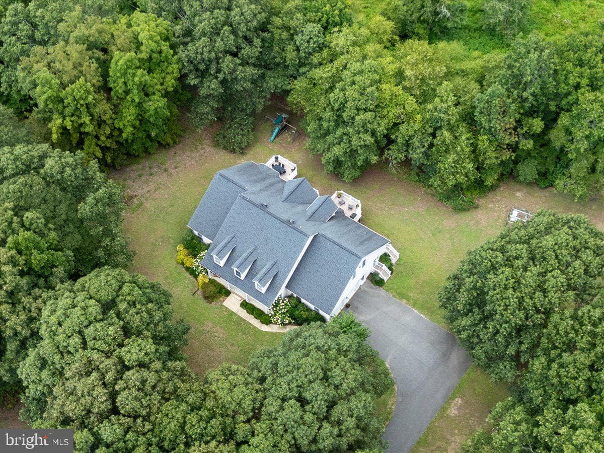 9345 Baker Street photo 4