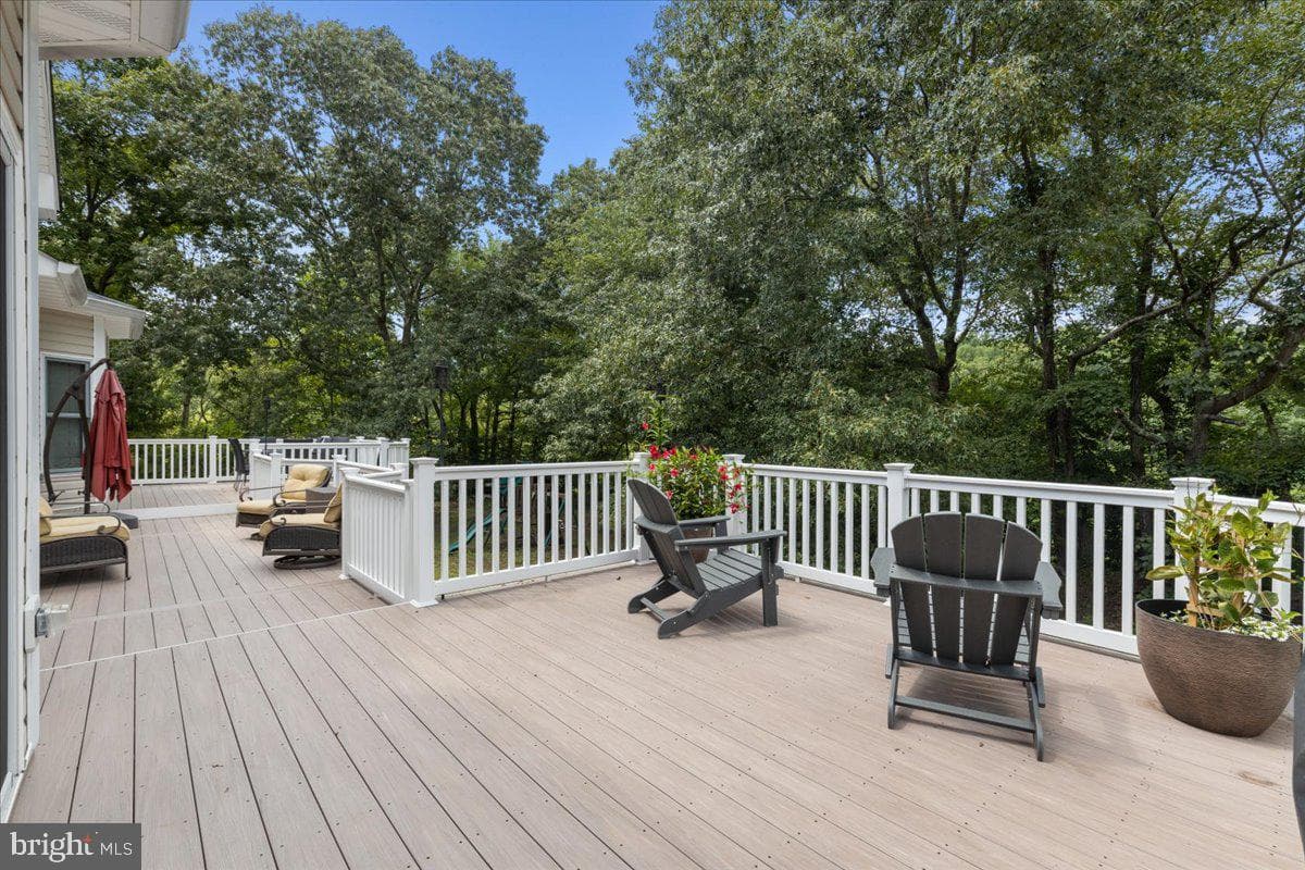 9345 Baker Street photo 43