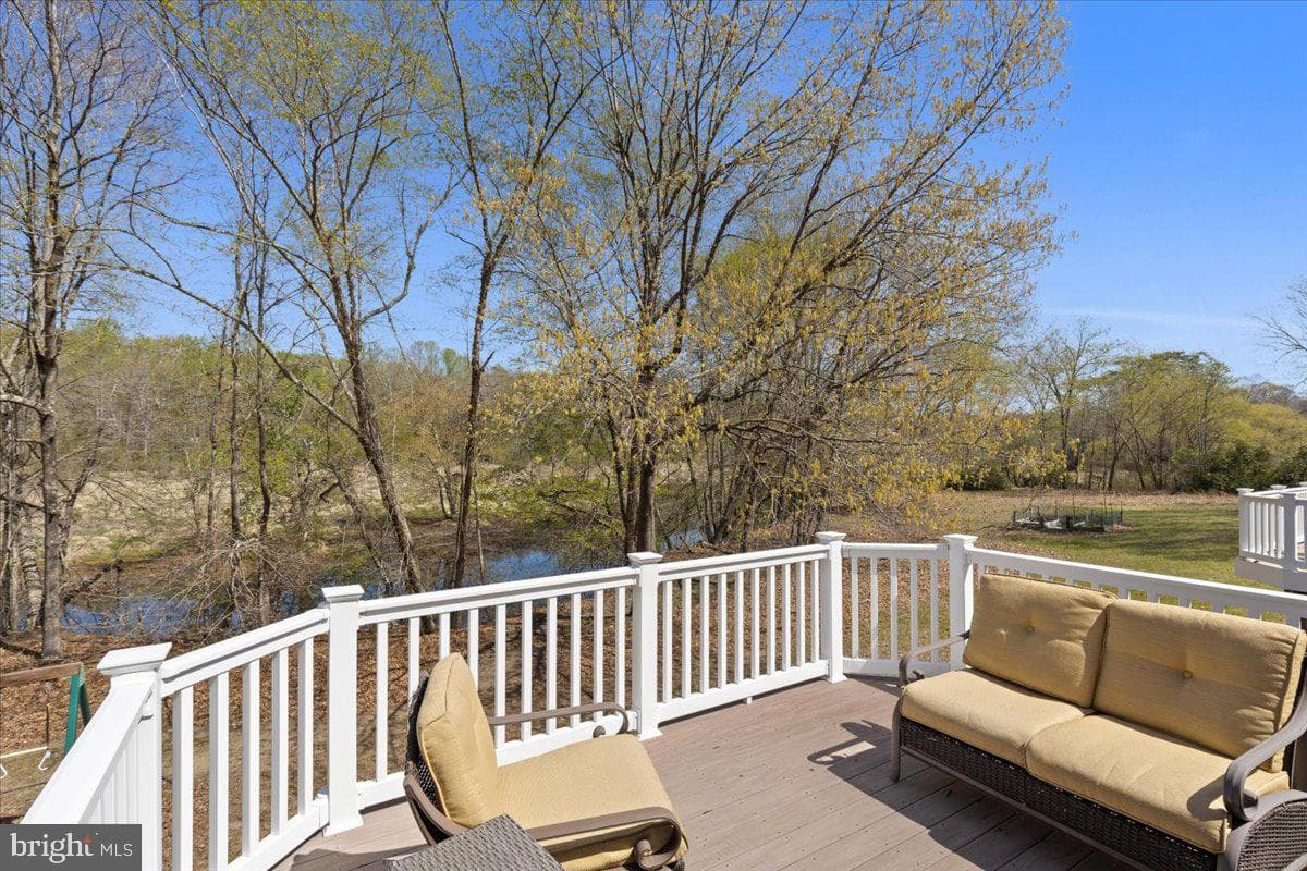 9345 Baker Street photo 81