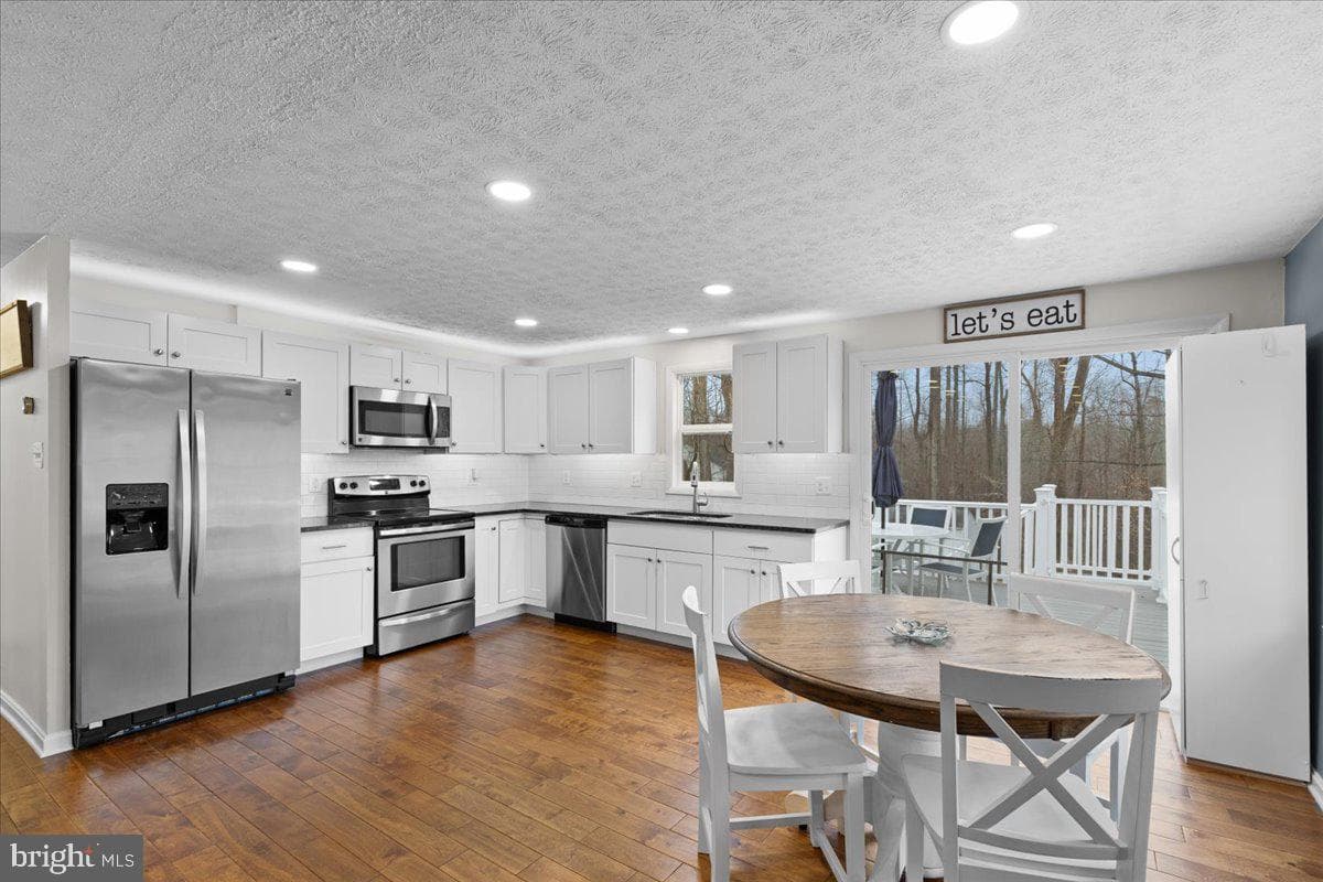 4100 Cassell Boulevard photo 2