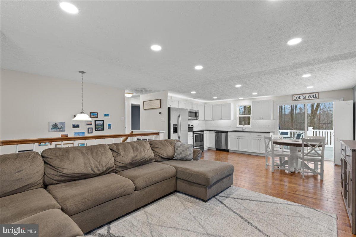 4100 Cassell Boulevard photo 3